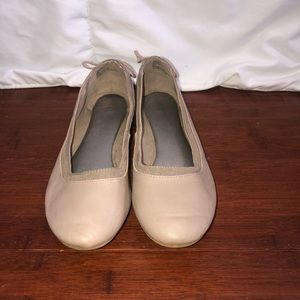 Nude Flats